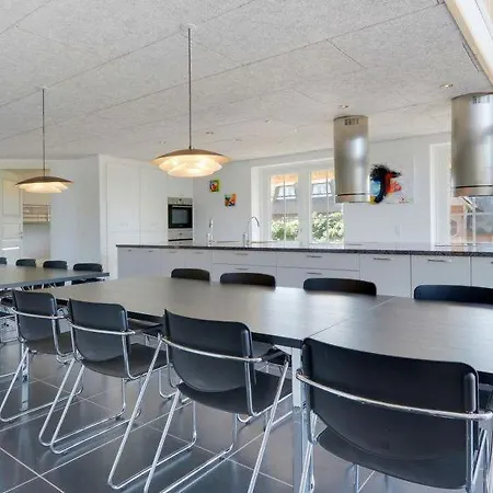 Vakantiehuis Sleeps 21 Pool Wifi